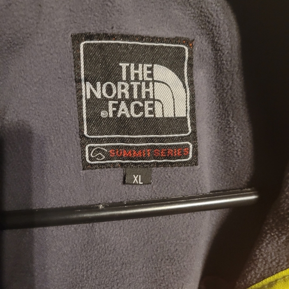 The North Face summit series Jacket. YOUTH XL - Picture 7 of 10